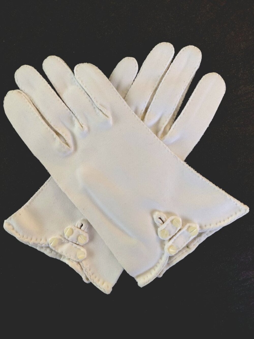 Vintage White Gloves with Mother-of-Pearl Button Detail - Size 6.5